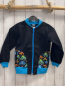 Preview: neu Babauba Sweatjacke Gr. 110  schwarz hellblauer Bund bunte Spinnen