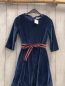 Preview: Mini Boden  Kleid  Gr. 116  blau Samt mit weinrot blau golden gestreiftem Gürtel 