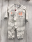 Preview: Boboli neu Strampler Gr. 74  weiß graue Streifen Schrift Frottee