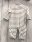 Preview: Boboli neu Strampler Gr. 74  weiß graue Streifen Schrift Frottee
