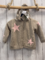 Preview: Boboli neu Strickjacke Gr. 86  beige rosa Sterne gefüttert Kapuze