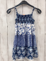 Preview:   Kleid  Gr. 104  weiß blau hellblauer Druck mit Blumen Rauten 