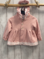 Preview: JK Jeanny  Sweatjacke  Gr. 92  rosa Rauten Kapuze mit weißem Spitzensaum weißes Blumenfutter 