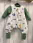Preview:   Schlafsack Gr. 60 cm  weiß Tiere grüne Ärmel + grüner Bund mit Beinen 