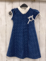 Preview: Donita  Kleid  Gr. 110  blau weiße Punkte weißer Kragen Bund + Rosetten 