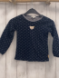 Preview: Steiff  Pullover  Gr. 104  dunkelblau weiße Punkte blau weißer Streifenbund Plüschbärenkopf 