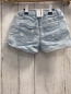 Preview:   Shorts  Gr. 98  hellblau Jeans weiße Blumen Gummizugbund 