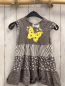 Preview:   Kleid  Gr. 98  grau weiße Punkte Streifen + Schmetterlinge + gelber Schmetterling 