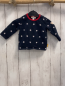 Preview: Steiff  Langarmshirt  Gr. 62 dunkelblau weiße Sterne roter Bund 