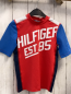 Preview: Tommy Hilfiger  UV-Schutzshirt Gr. 122  rot weiße Schrift + Schultern blaue Seitenstreifen