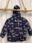 Preview:   Regenjacke  Gr. 98  dunkelblau bunte Feuewehrfahrzeuge 