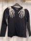 Preview: H&M  Langarmhirt  Gr. 134/140  schwarz weiße Skeletthände