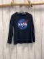 Preview:   Langarmshirt  Gr. 116  schwarz Schrift Nasa