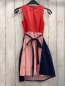 Preview: 2tlg  Kleid/Dirndl + Schürze  Gr. 104  rot weiß mit Blumen + Rauten blaue Schürze 