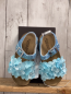 Preview: neu Monnalisa  Sandalen  Gr. 28  hellblau mit Glitzersteinen + hellblaue Rosetten mit weißen Perlen mit Sicherungsbügel 