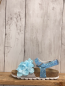 Preview: neu Monnalisa  Sandalen  Gr. 28  hellblau mit Glitzersteinen + hellblaue Rosetten mit weißen Perlen mit Sicherungsbügel 