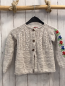 Preview: Bondi  Strickjacke  Gr. 98  hellgrau Zöpfe gestickte Blumen 