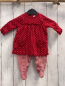 Preview:   Strampler  Gr. 56  rot weiße Streifen + rotes Kleid mit weißen Punkten