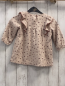 Preview: Zara  Kleid  Gr. 92  beige weiße Zackenstreifen Blumen Rüschen 