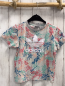 Preview: Adidas  T-Shirt  Gr. 128  hellgrau bunte Blumen weiße Schrift + weißes Label 