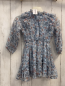 Preview:   Kleid  Gr. 98  hellblau silber Streifen Blumen Rüschenkragen 