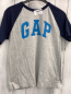 Preview: GAP  T-Shirt  Gr. 152  grau dunkelblaue Ärmel + Bund helllaue Schrift 