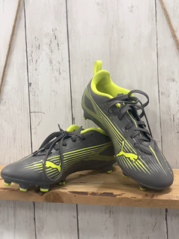 Nike Fußballschuhe  Gr. 33  grau hellgrün 