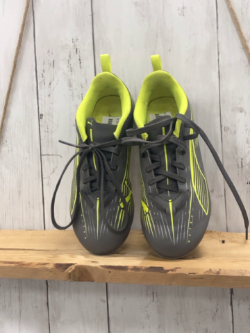 Nike Fußballschuhe  Gr. 33  grau hellgrün 