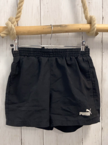 Puma  Sportshorts  Gr. 140  schwarz weiße Schrift 