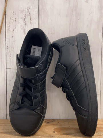 Adidas  Schuhe  Gr. 35  schwarz 