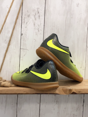 Nike Schuhe Gr. 32  gelb schwarz helle Sohle