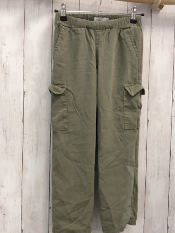 Name it  Hose  Gr. 122  kiwi aufgeetzte Taschen 