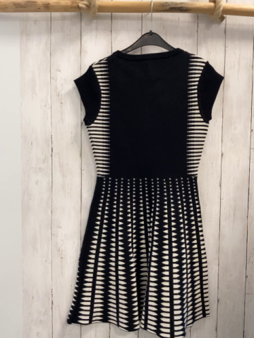 Zara  Kleid Gr. M schwarz + weißer Druck