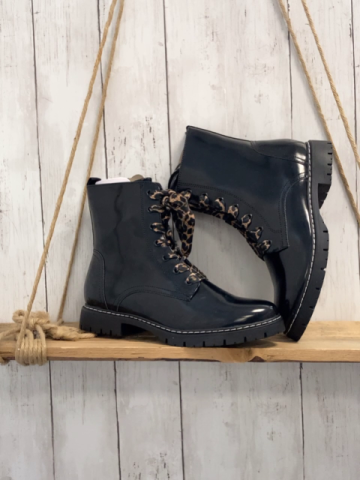 neu Boots  Gr. 39  schwarz mit Wechselschnürbändern 