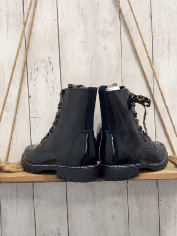 neu Boots  Gr. 39  schwarz mit Wechselschnürbändern 