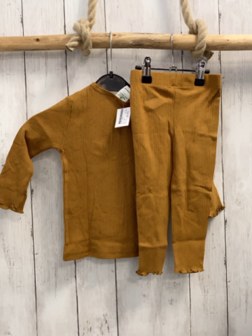 neu 2tlg  Schlafanzug  Gr. 80  ocker Lochstickerei NP 19,99 € 