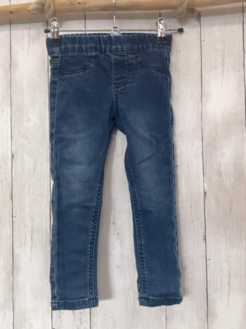  Hose Gr. 104  blau Jeans 