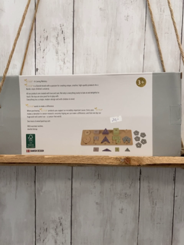 Astrup  Holzspielzeug Platte mit Steck- + Puzzleteilen 