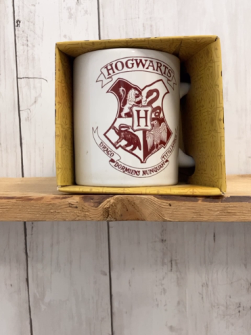 neu  Trinktasse  weiß rot Hogwarts 