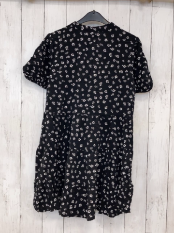   Kleid  Gr. 152  schwarz weiße Blumen 