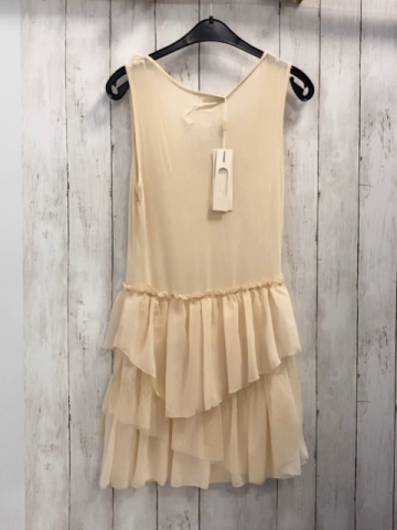 neu Forla Paris  Kleid Gr. M beige Rüschen Ausschnitt mit zahnförmigen Steinen 