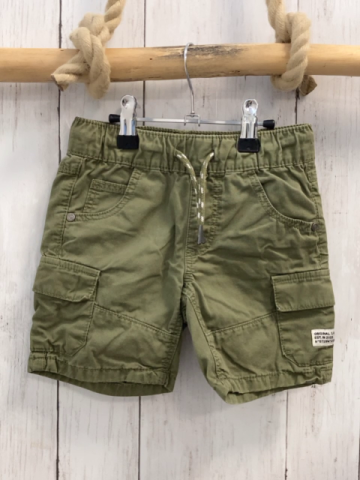 Shorts  Gr. 98  kiwi aufgesetzte Taschen Gummizugbund mit Kordel