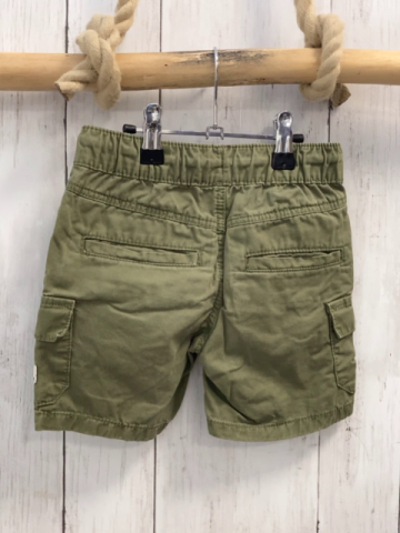 Shorts  Gr. 98  kiwi aufgesetzte Taschen Gummizugbund mit Kordel