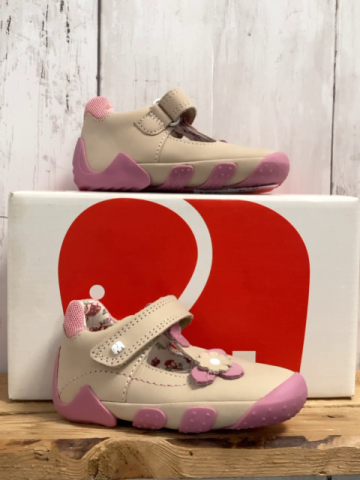 neu Elefanten  Schuhe  Gr. 19  beige rosa Bund Rosette NP 34,90 €  reduziert auf 24,40 € 