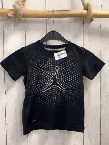 Nike  Sportshirt  Gr. 98  schwarz Handballer weißer Druck