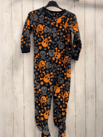   Fleeceschlafanzug  Gr. 110  schwarz grau orange Totenköpfe + Sterne 