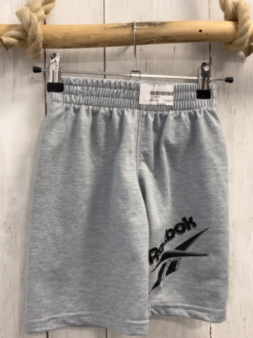 Reebok  Shorts  Gr. 128  grau schwarze Schrift 