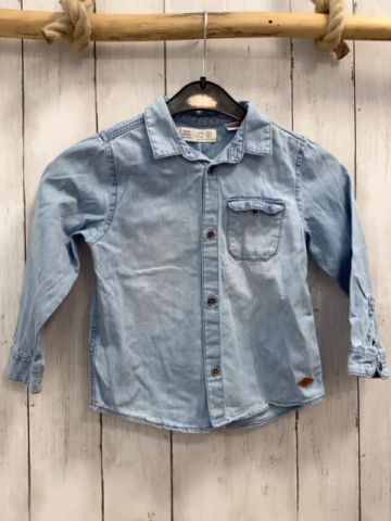 Zara  Hemd  Gr. 104  hellblau Jeans 