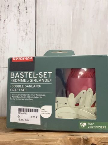neu  Weihnachtsdeko  Bastelset Bommel-Girlande 