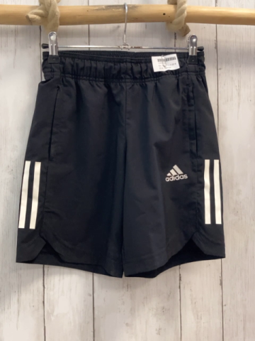 Adidas  Sportshorts  Gr. 140  schwarz weiße Seitenstreifen + Schrift + Label 